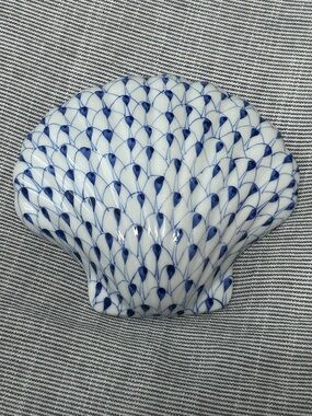 Andrea by Sadek Blue and White Porcelain Fishnet Clam Scallop Shell Handpainted